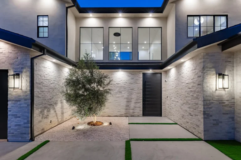 c8068e510dfcc341b2d48df13bf22bcb-uncropped_scaled_within_1536_1152